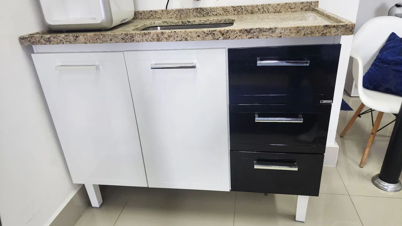 Gabinete de aço com pia em granito 1,20m 