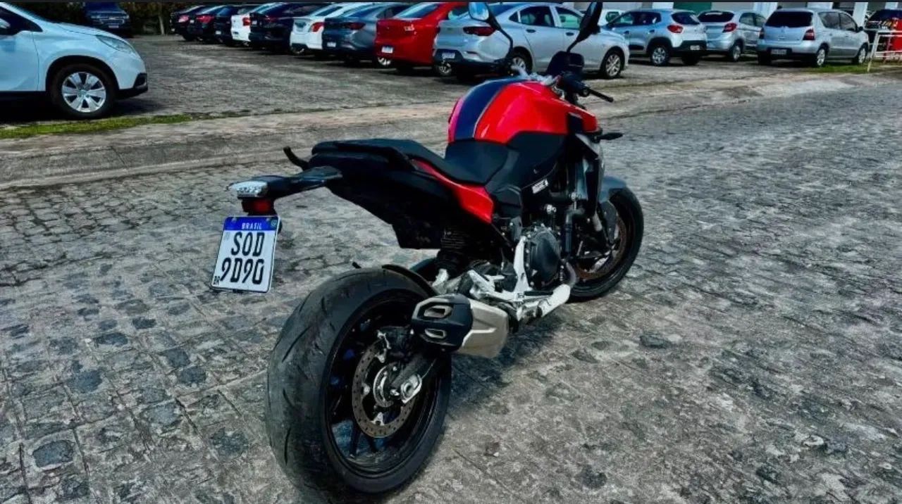 BMW F 900 R Sport 2024 - APENAS 88 km / PREÇO PARA VENDER RÁPIDO  - Foto 4