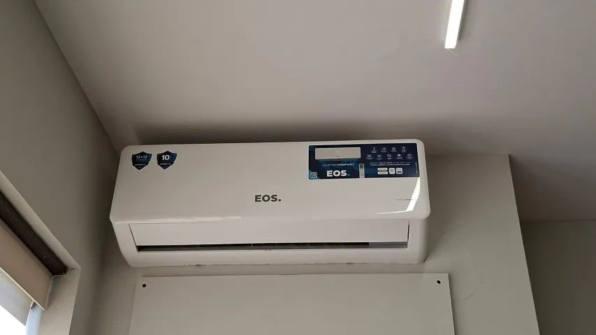 Ar condicionado split 12.000 BTUs - unidade interna e externa
