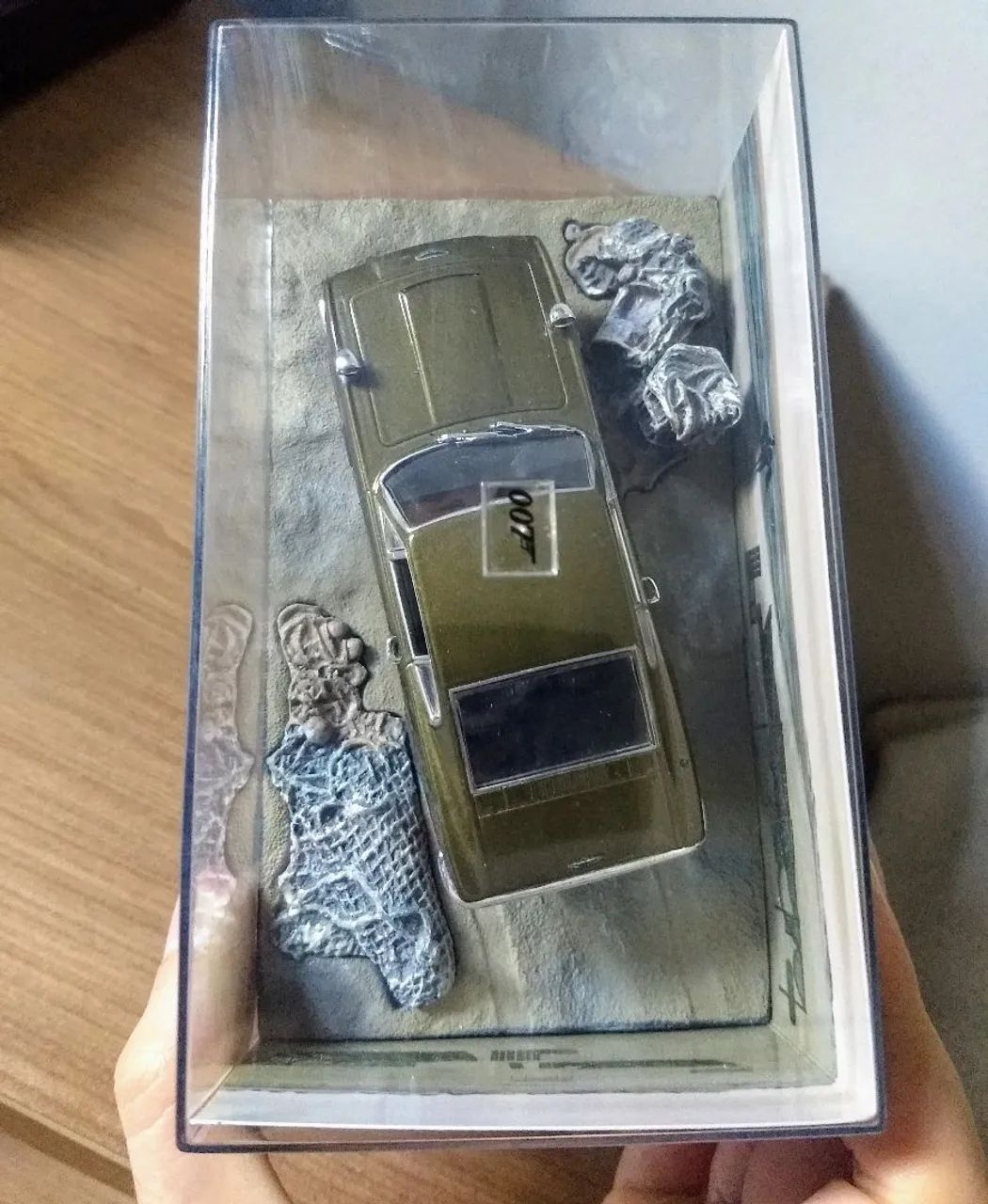 Miniatura carro Aston Martin DBS - 007 - Foto 5