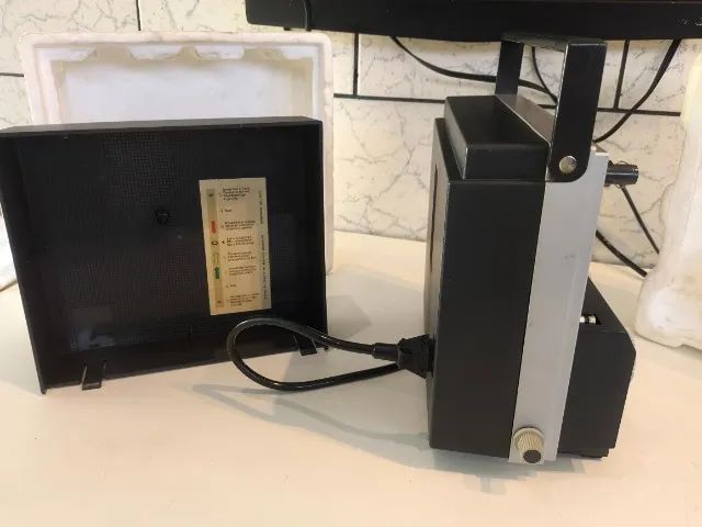 PROJETOR BAUER T5 SUPER 8 - PRECISA DA TROCA DA CORREIA  - Foto 2