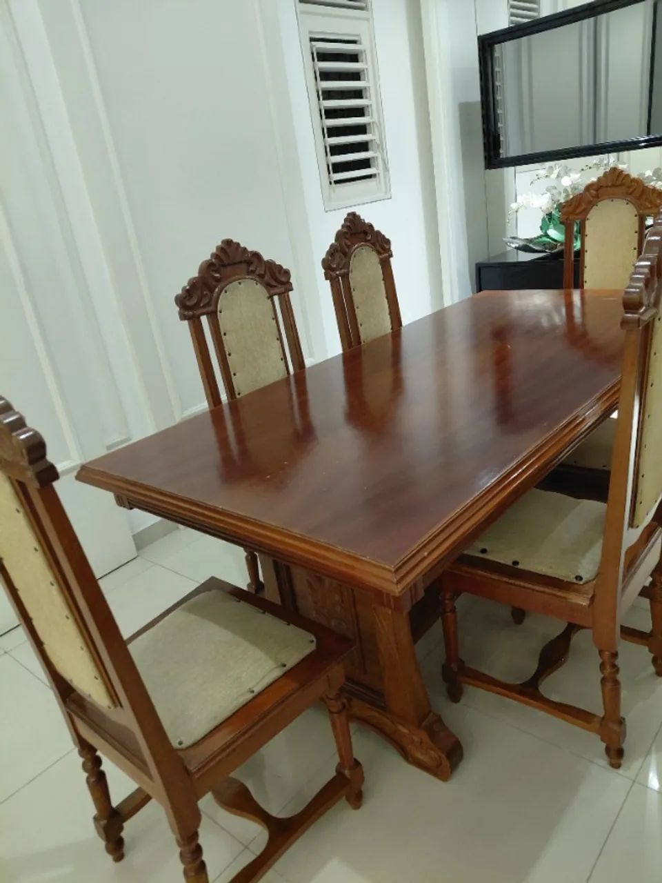 Mesa de jantar cerejeira maciça e cadeiras  - Foto 3