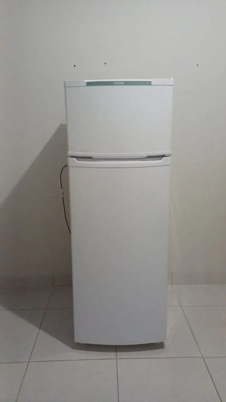 Geladeira semi nova