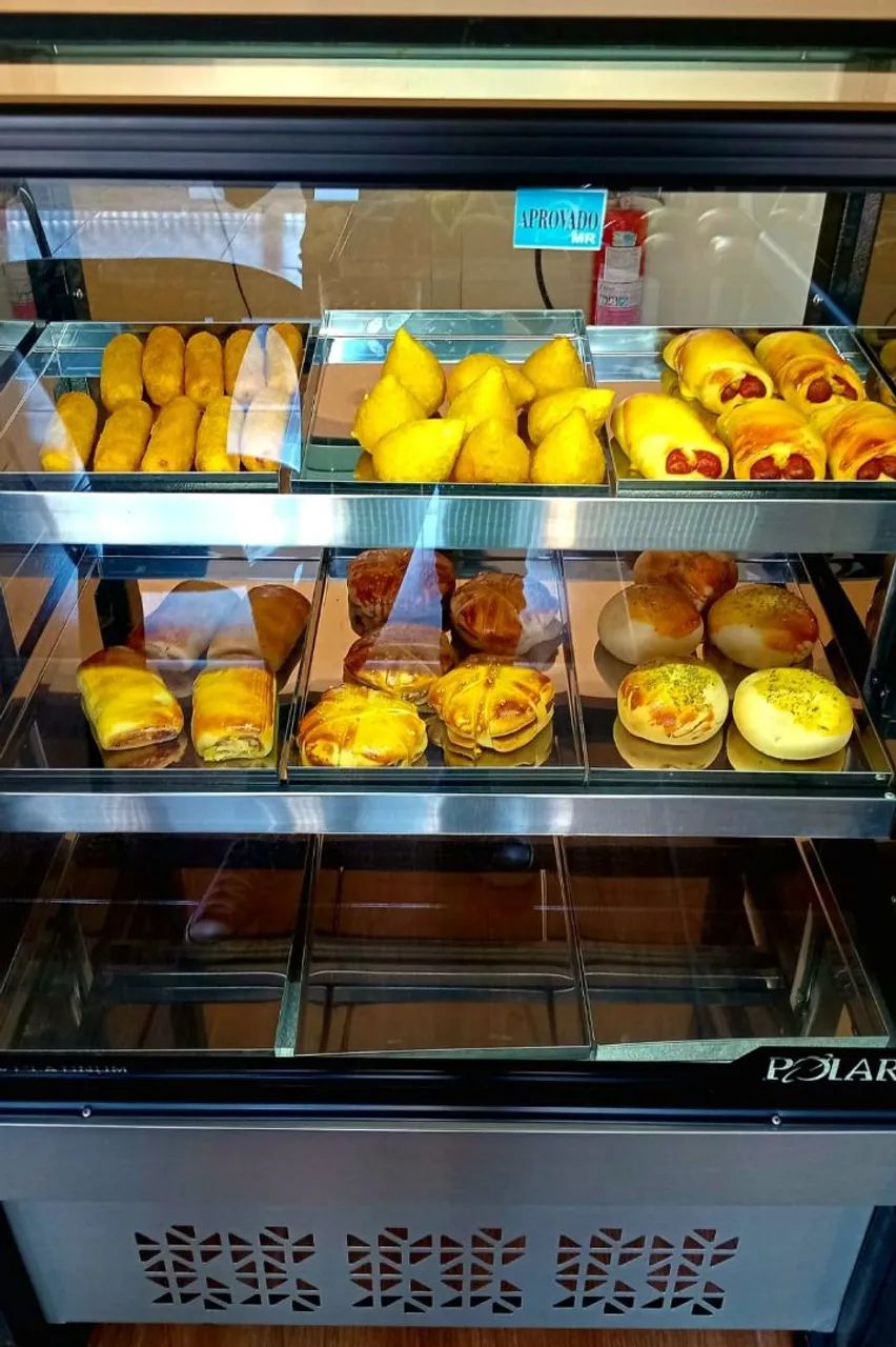 Vitrine estufa muito nova 2.400,00