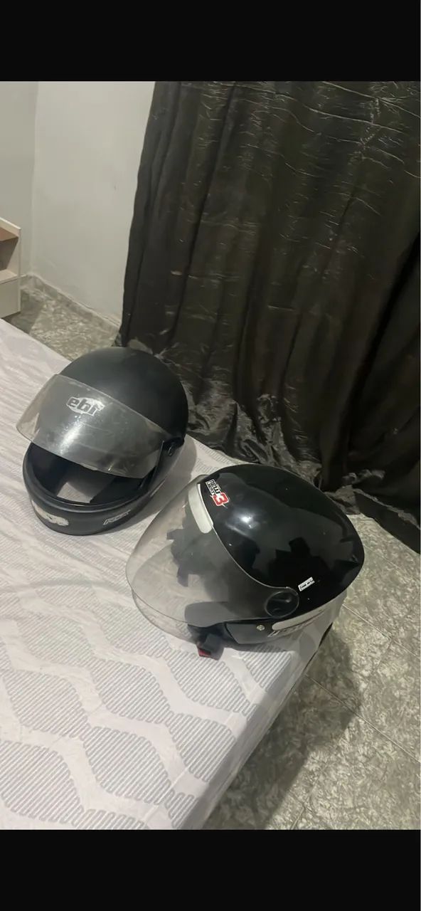Capacete, os 2 por 50$