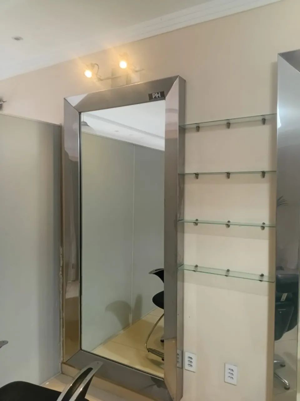 Cadeira de cabeleireiro Ferrante e espelhos  - Foto 5