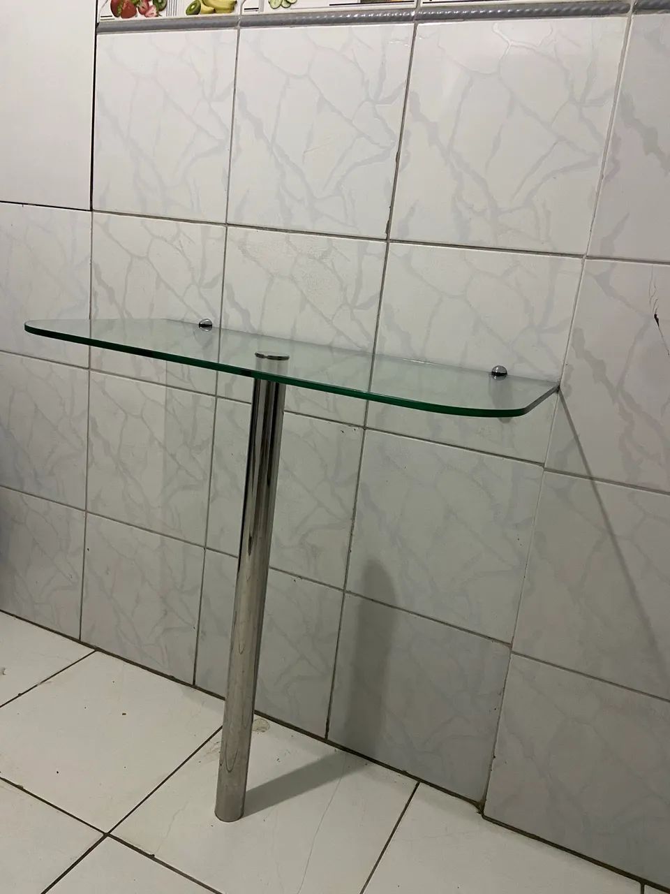 Selling a glass side table65566199490049123