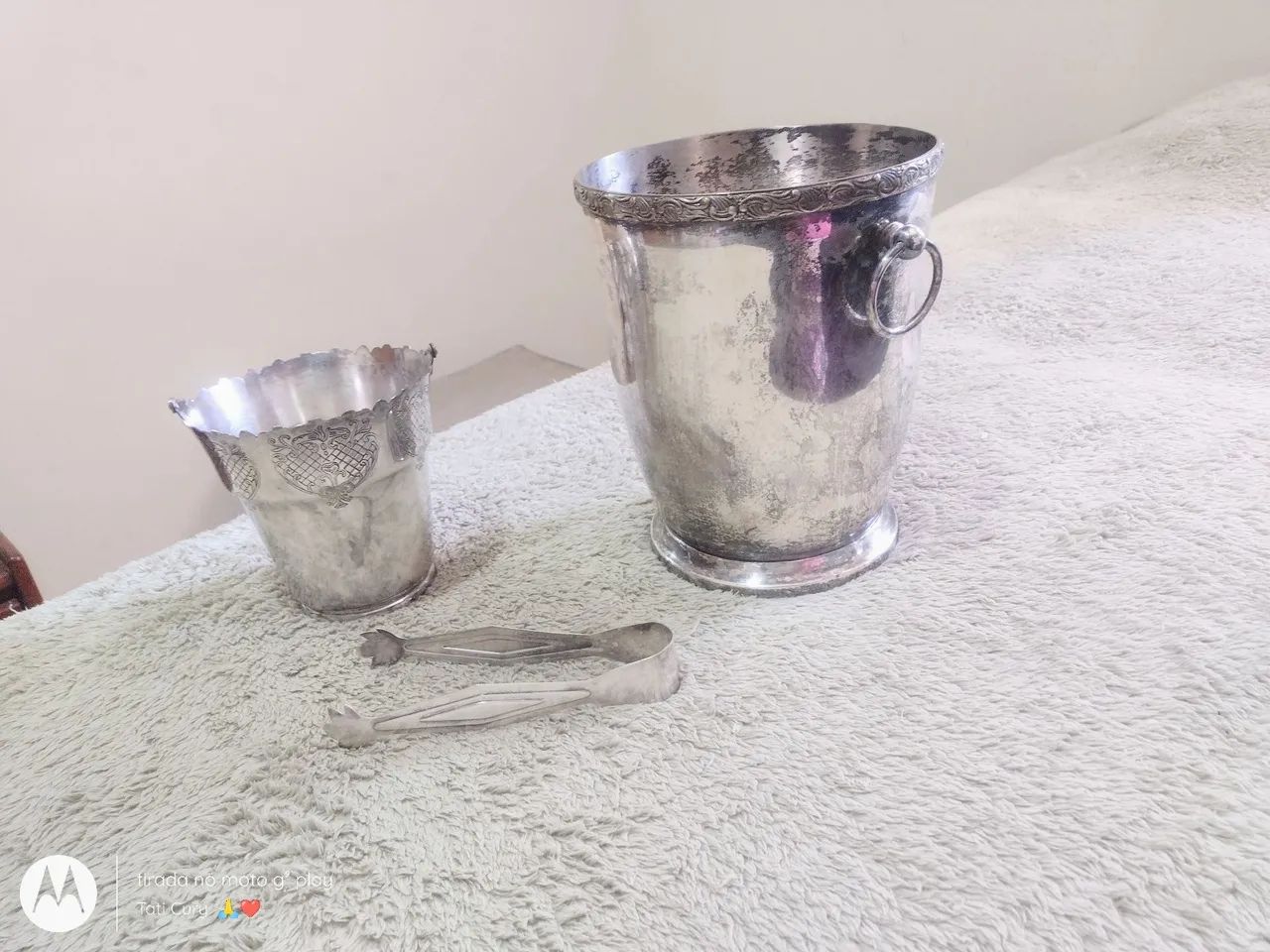 Vendo dois baldes de gelo e um pegador antigos de prata 90 Eberle  - Foto 3