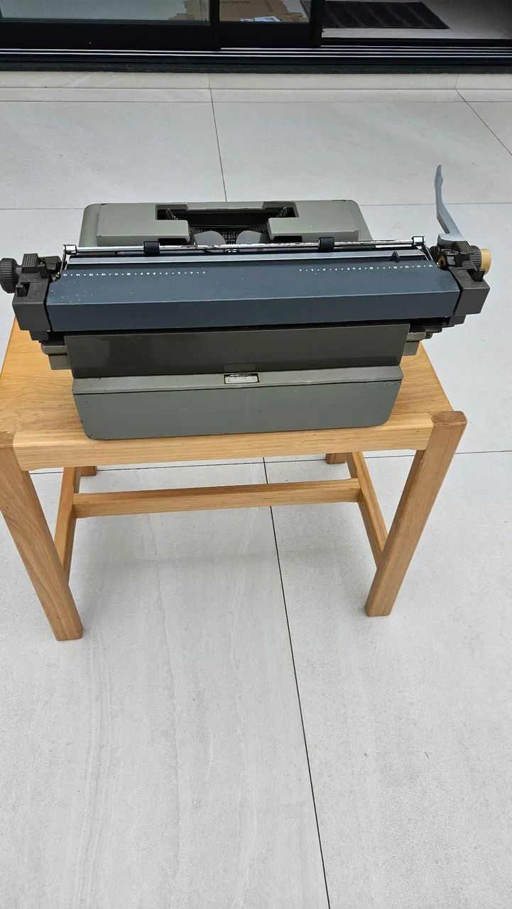 Máquina Escrever Olivetti Linea 98 - Foto 3