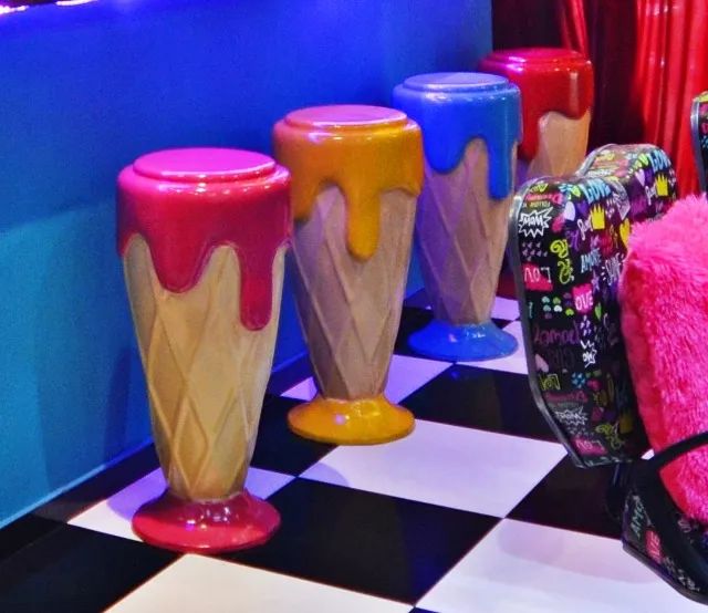 Conjunto com 6 Banquetas Personalizadas de Sorvete em Fibra de Vidro - Foto 5