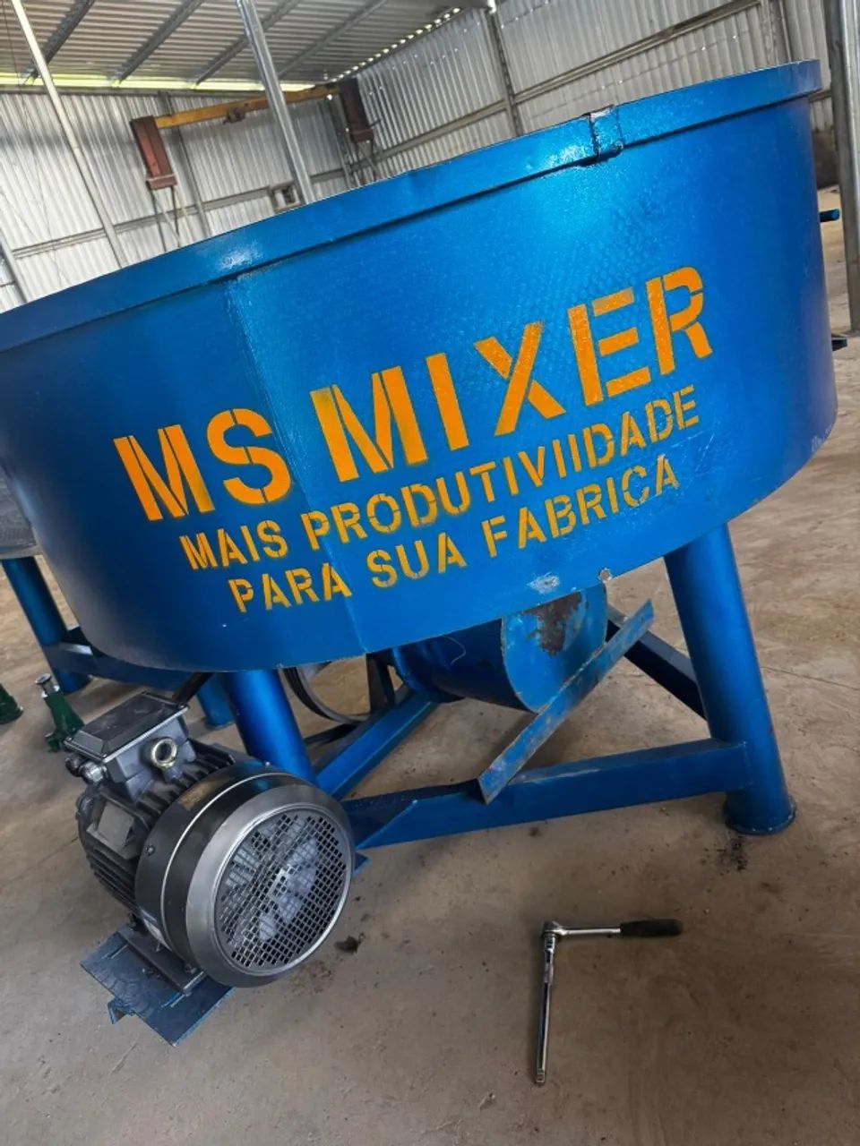 MISTURADOR DE CONCRETO 