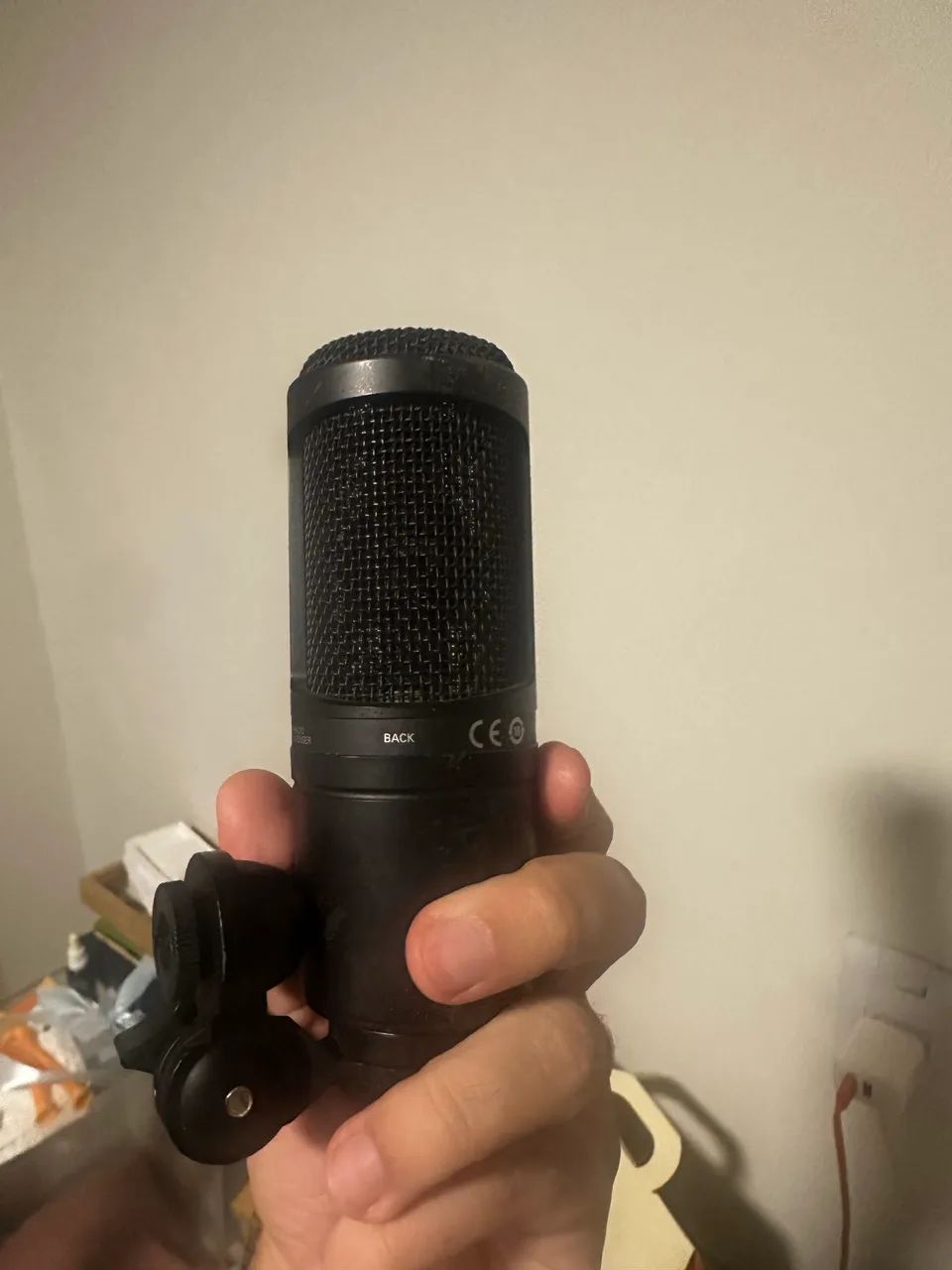 Microfone AT2020 condensador 