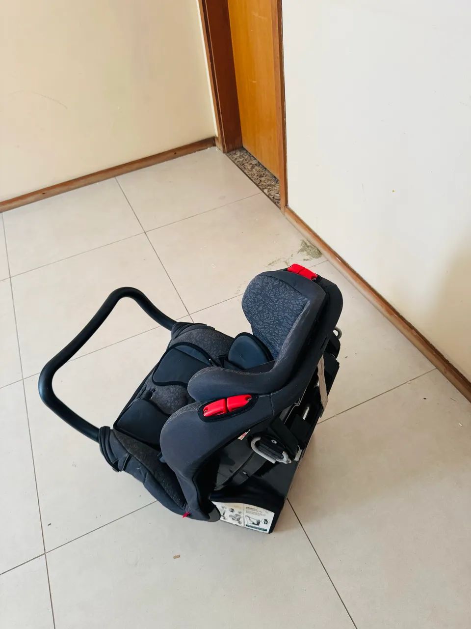 Ccadeirinha infantil para automóvel - Foto 2