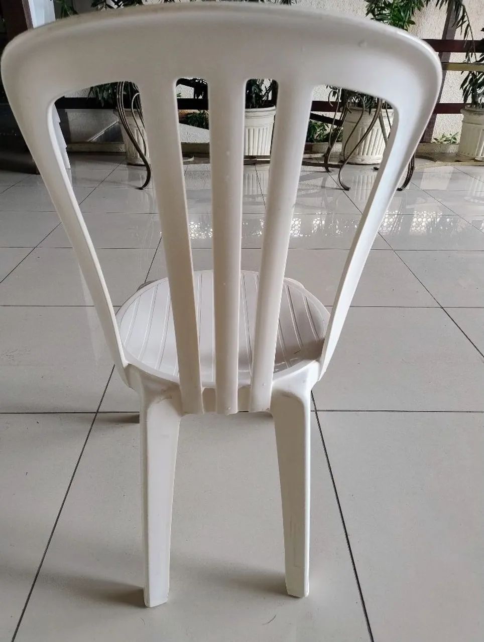 Cadeiras plástico  suporta 150kg - Foto 2