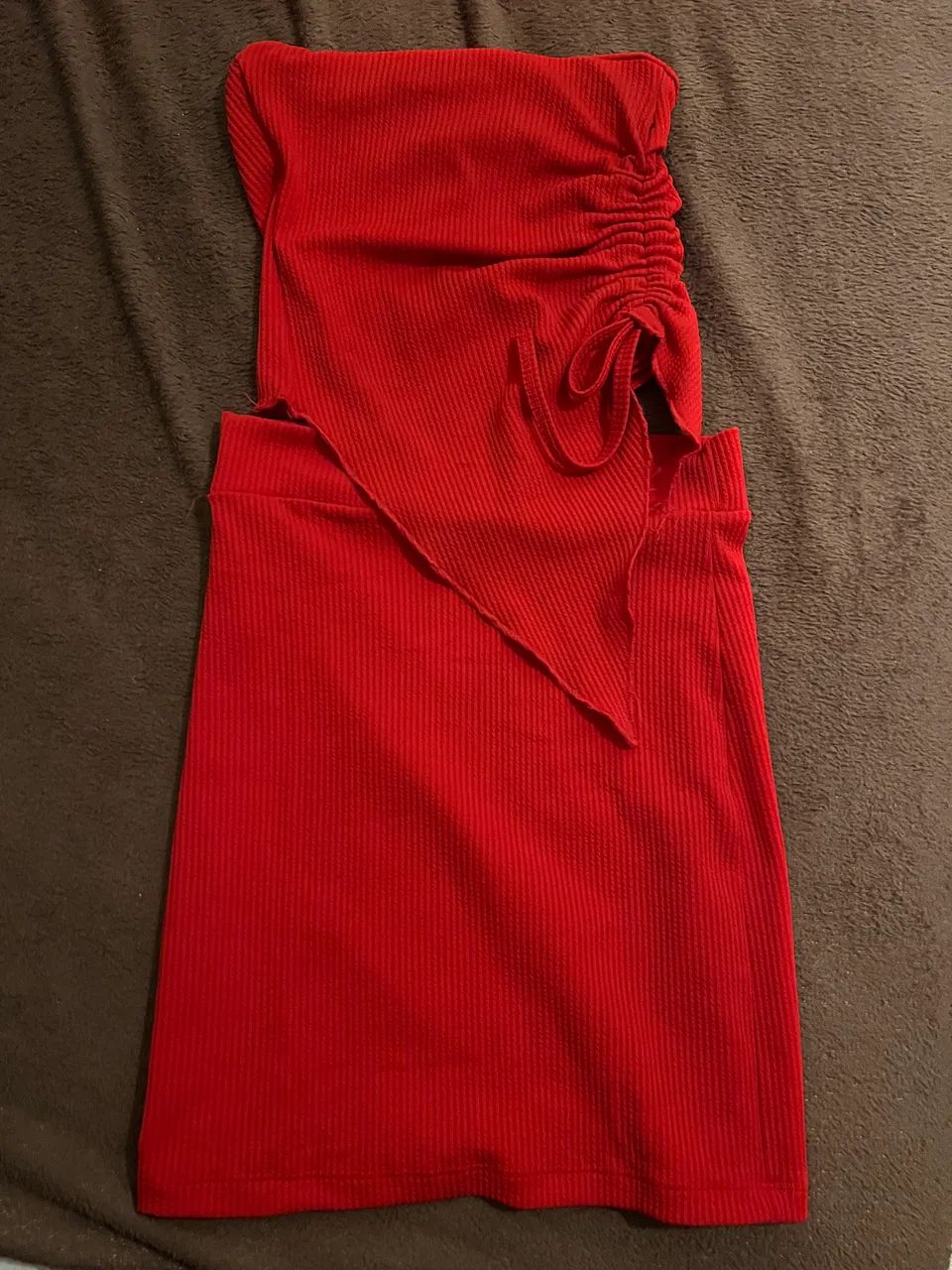 Conjunto top cropped e saia midi vermelho  - Foto 2