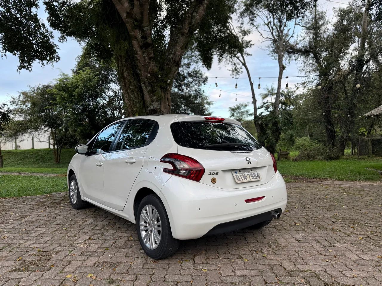 Peugeot 208 Allure 1.6 Flex 16V 5P Aut. 2017 - Foto 3