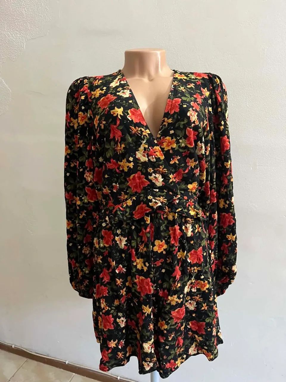 Macaquinho estampado floral -M- NOVO