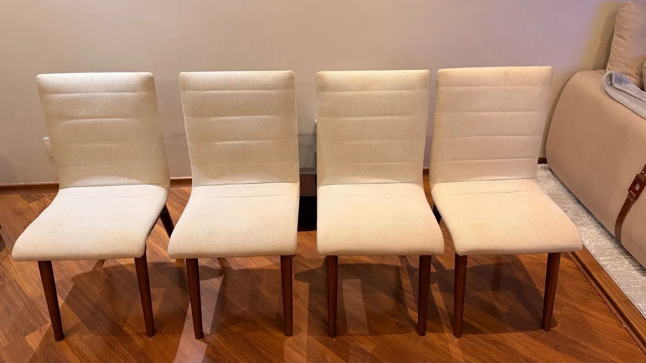 Conjunto com 4 cadeiras estofadas bege - R$ 550,00 - Foto 3