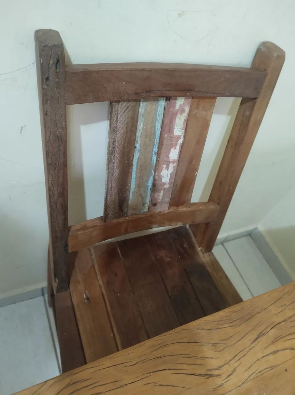 mesa rústica, c 2 cadeiras, 1000 reais  - Foto 2