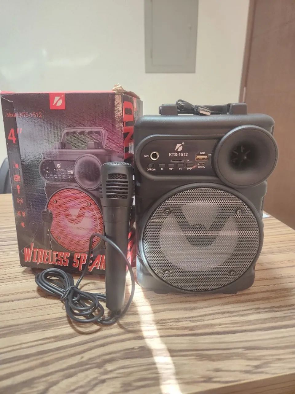 Caixinha de som com microfone  - Foto 2