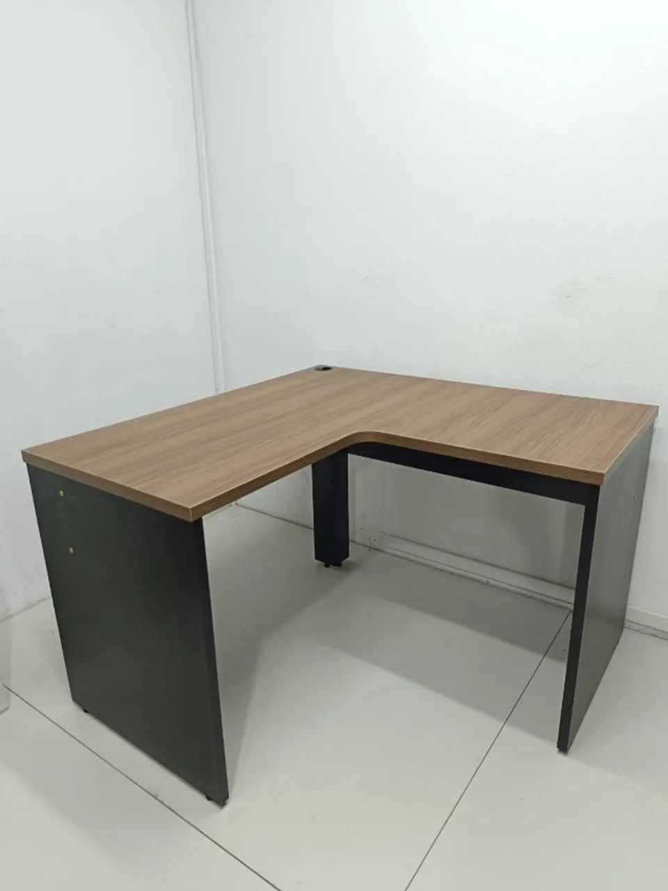 Mesa de escritório em L - Foto 4