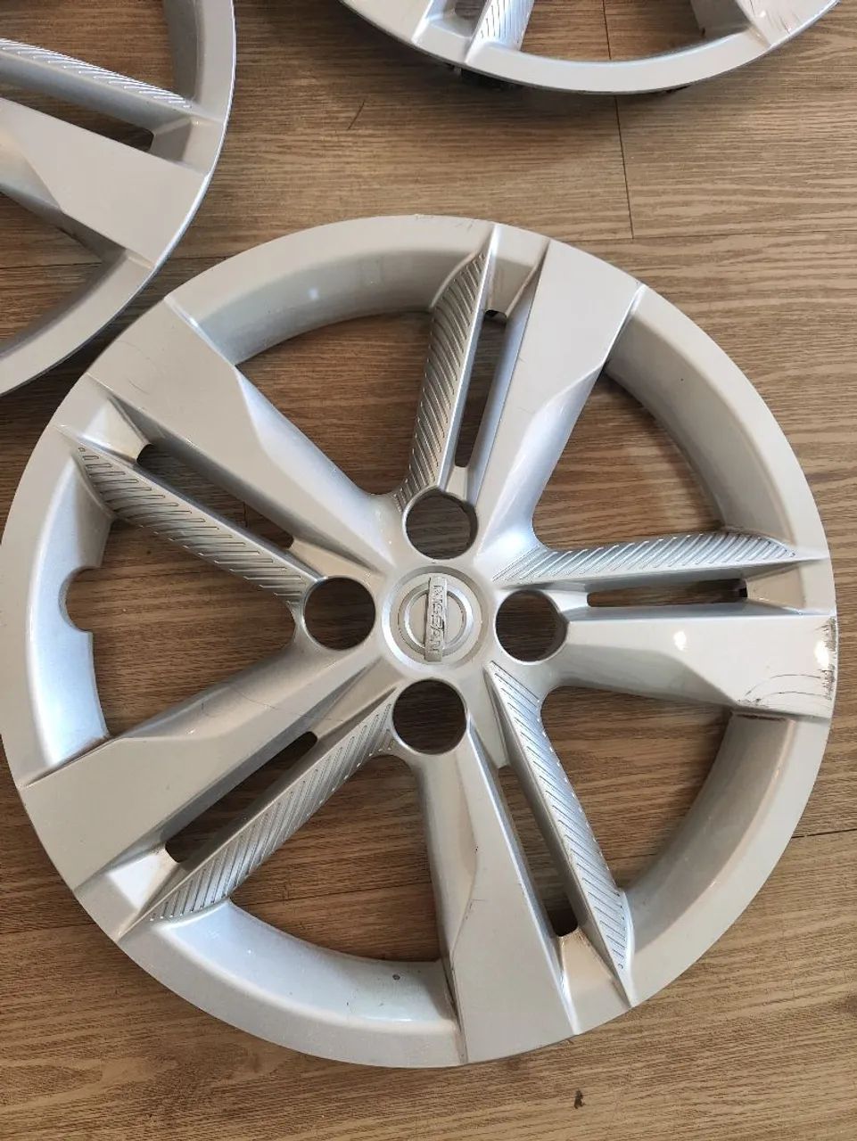 3 Calotas Nissan Kicks Original!!  - Foto 4