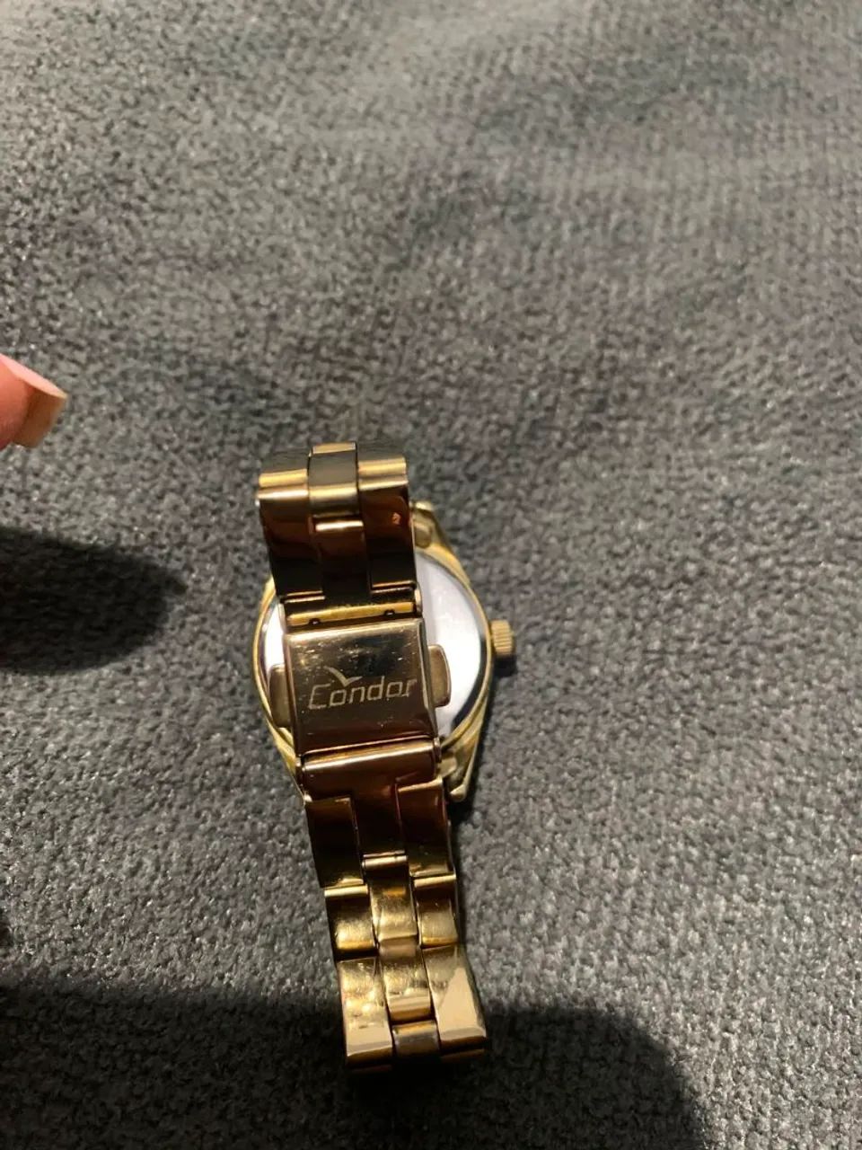 Relógio feminino dourado condor  - Foto 4
