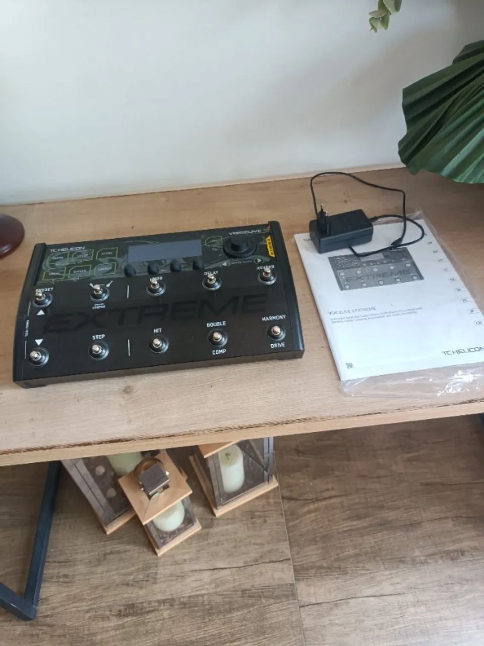 Pedaleira de voz TC Helicon Xtreme 3