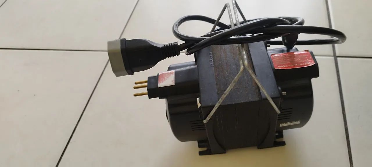 TRANSFORMADOR FORCE LINE 127/220-220/127