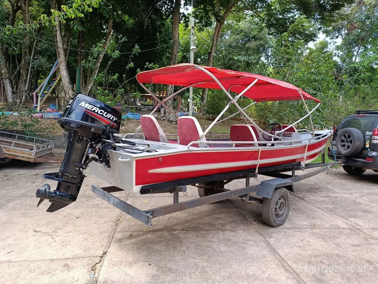 Lancha com motor Mercury 30 hp