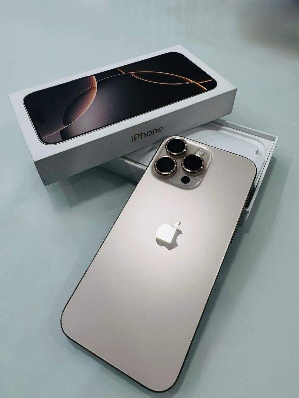 iPhone 16 Pro Max (256 GB) Titanium-Desert - Celulares e
