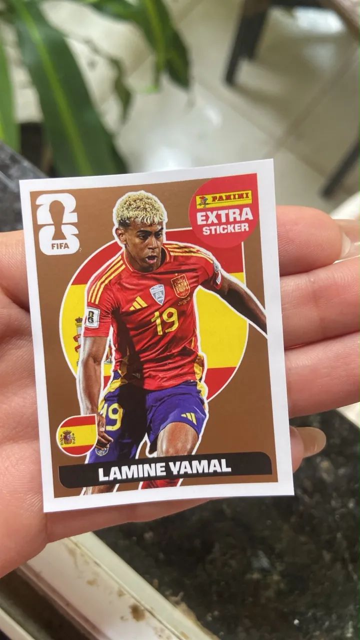 A figurinha Extra Legend Bronze do Lamine Yamal - Foto 2