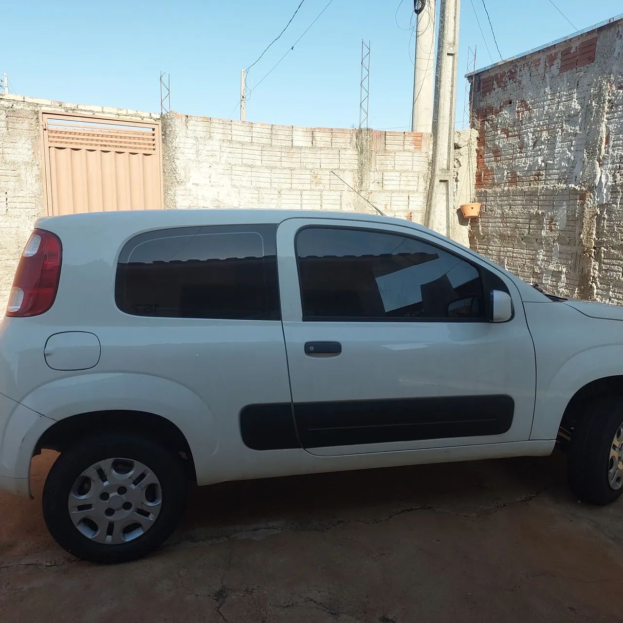 Fiat Uno UNO VIVACE 1.0 EVO Fire Flex 8V 3p 2015