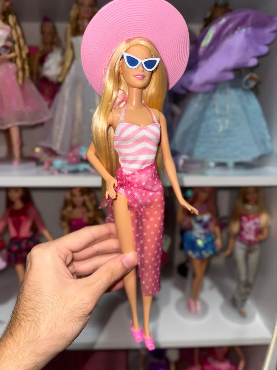 Barbie básica com look de praia - Foto 3