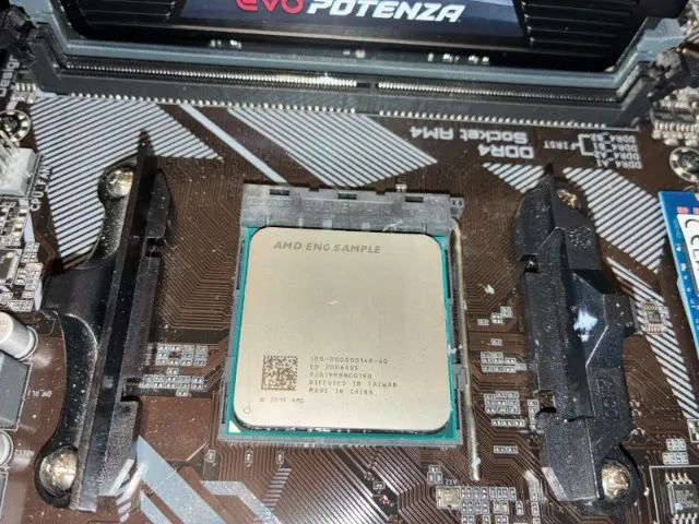 Processador AMD Ryzen 7 ENG SAMPLE Eq. 4700G - 8 núcleos e 16 threads