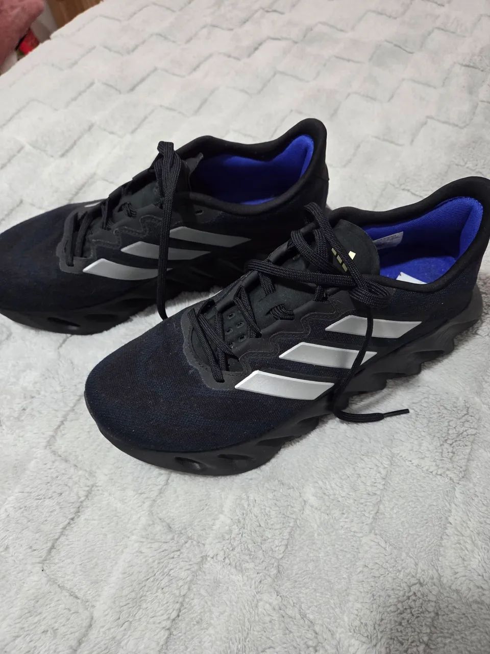 Tenis adidas 43 - Foto 5