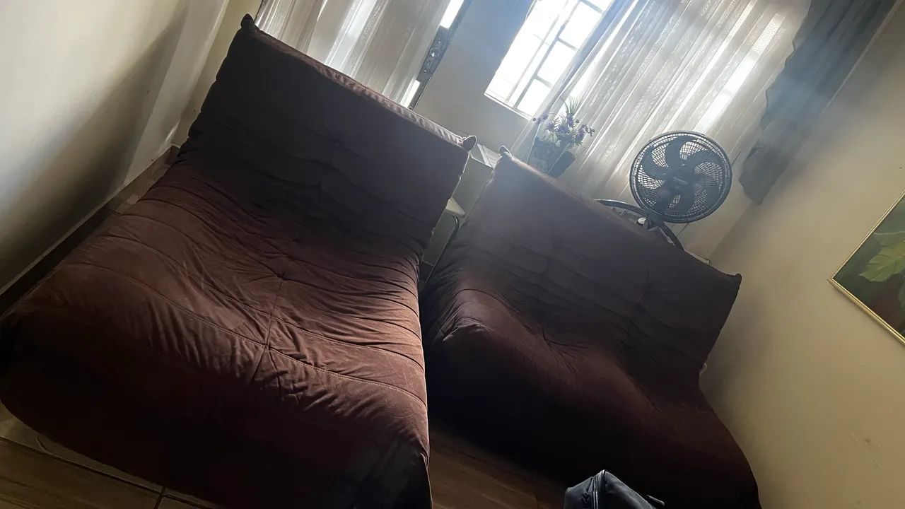 Vende-se Kit de 3 sofás de couro marrom
