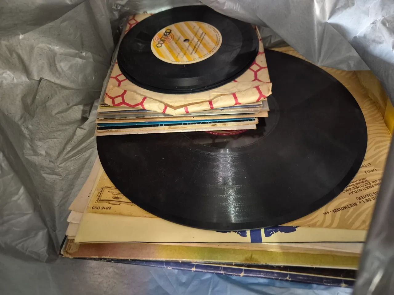 CDs e discos de vinil - Foto 2
