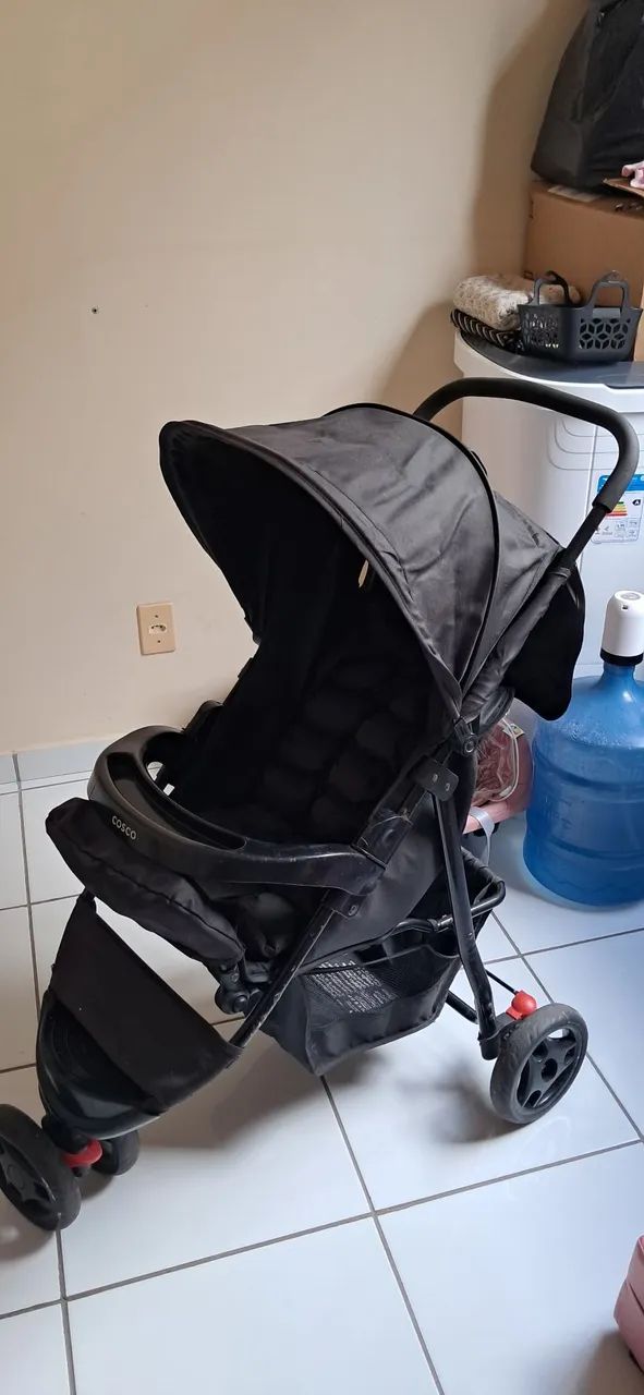 Carrinho de bebê articulado