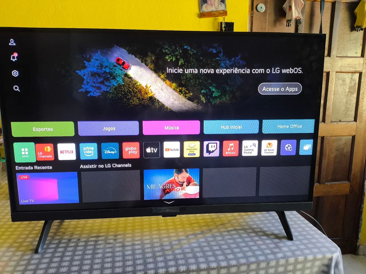 Tv smart 32 polegadas LG semi nova vários aplicativos  - Foto 3