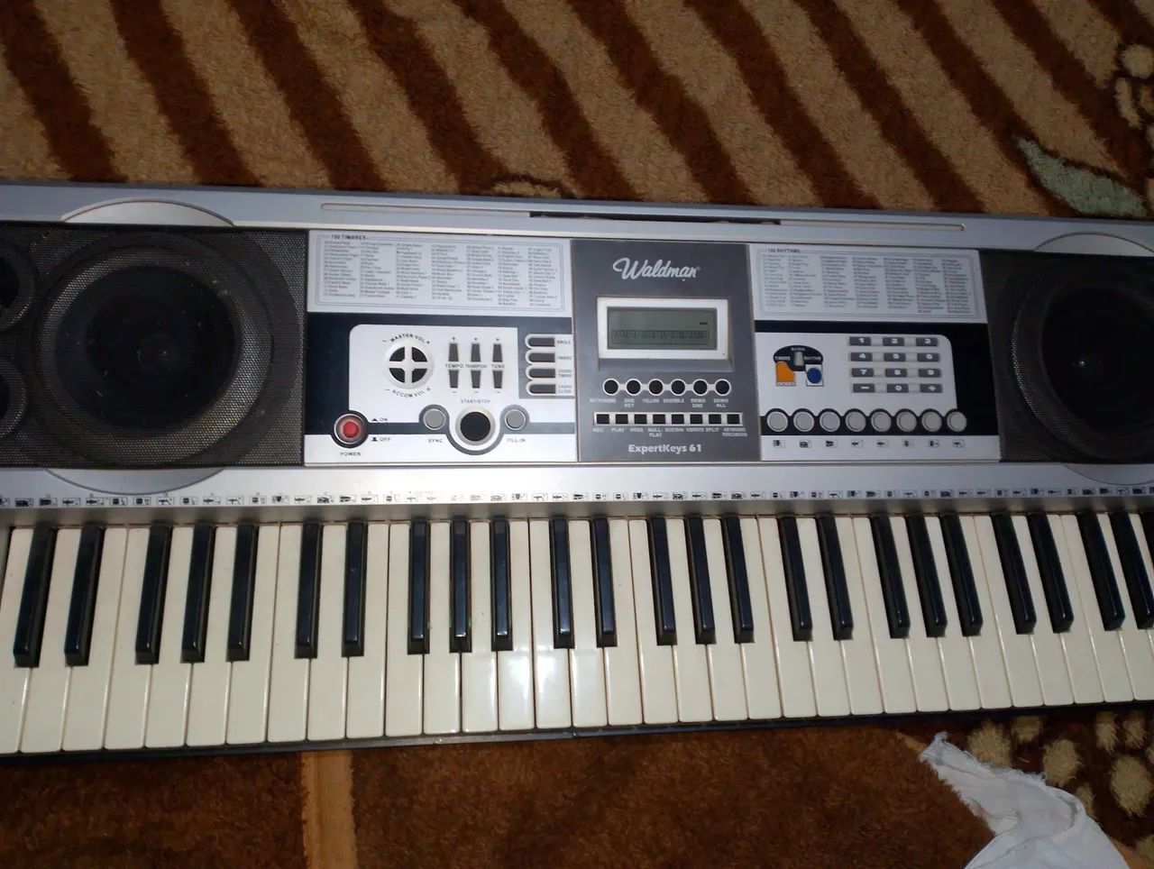 1 teclado com suporte,1 tv 32 polegadas  - Foto 2