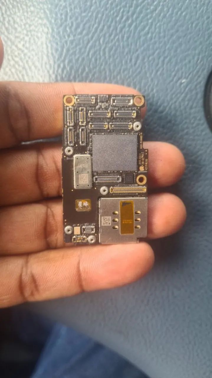 Placa iphone 11 64gb