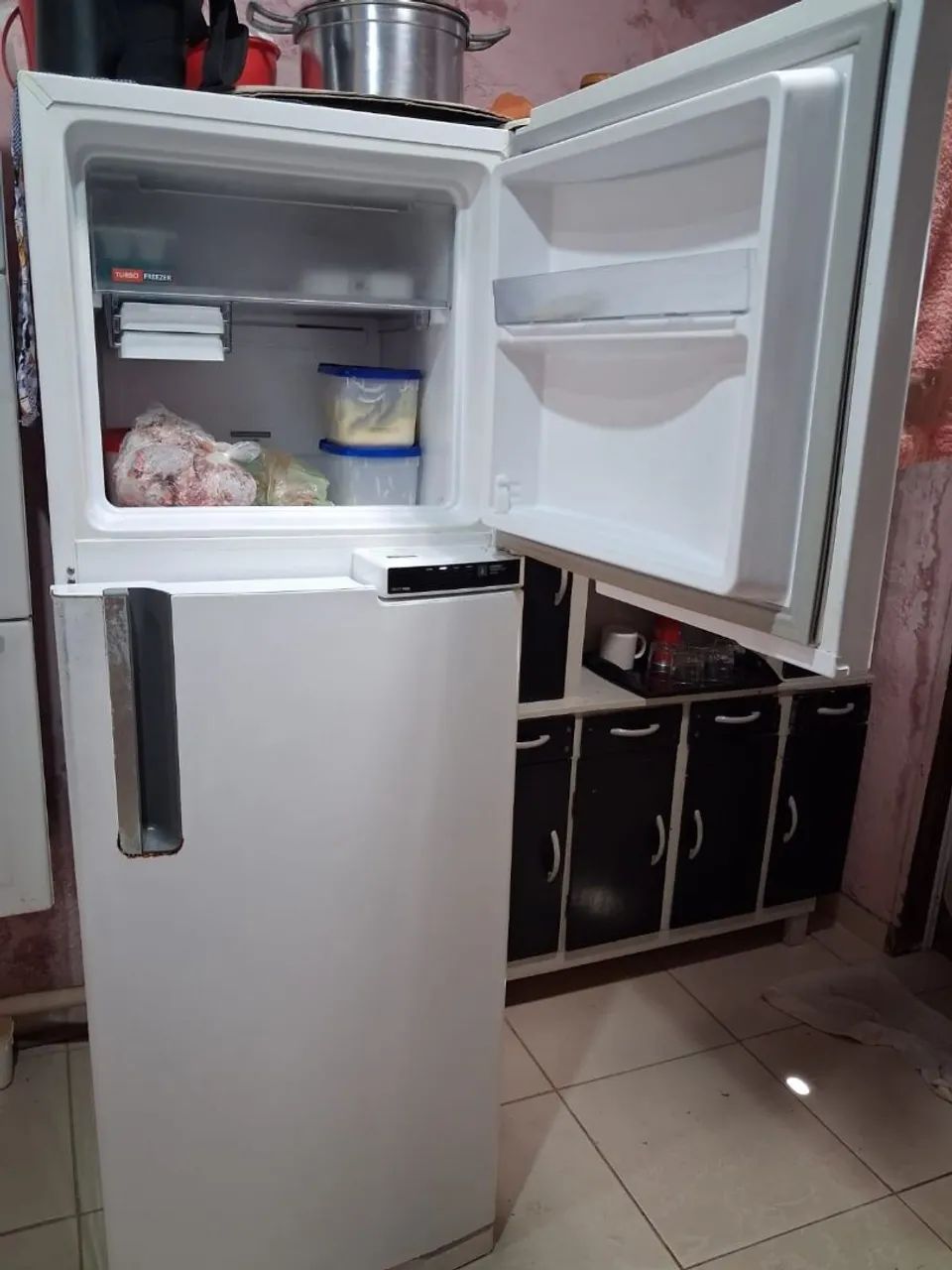 Vendo geladeira semi Nova  - Foto 5