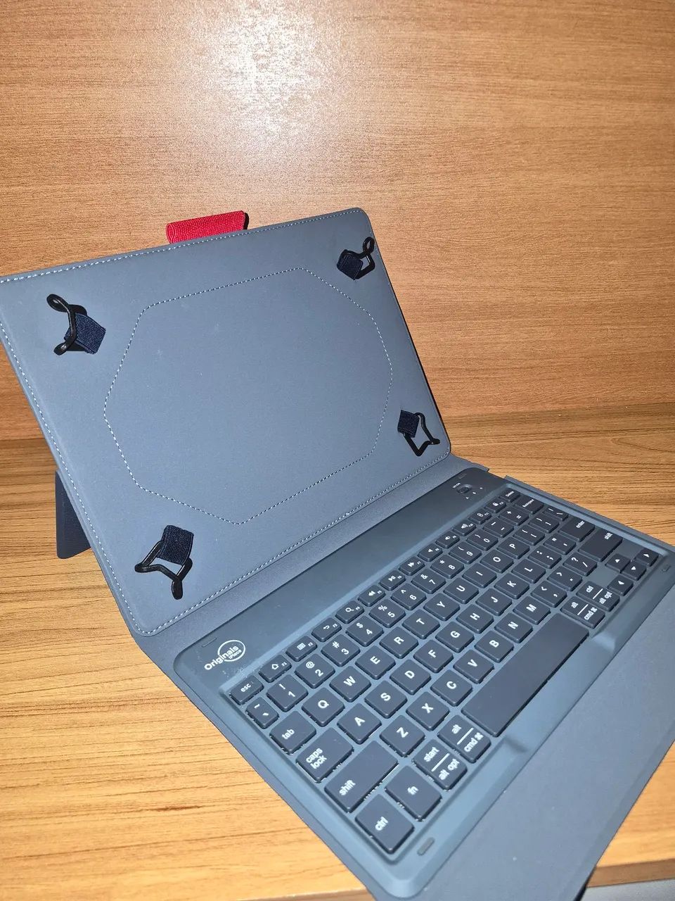Capa Universal com Teclado para iPad e Tablet - Foto 4