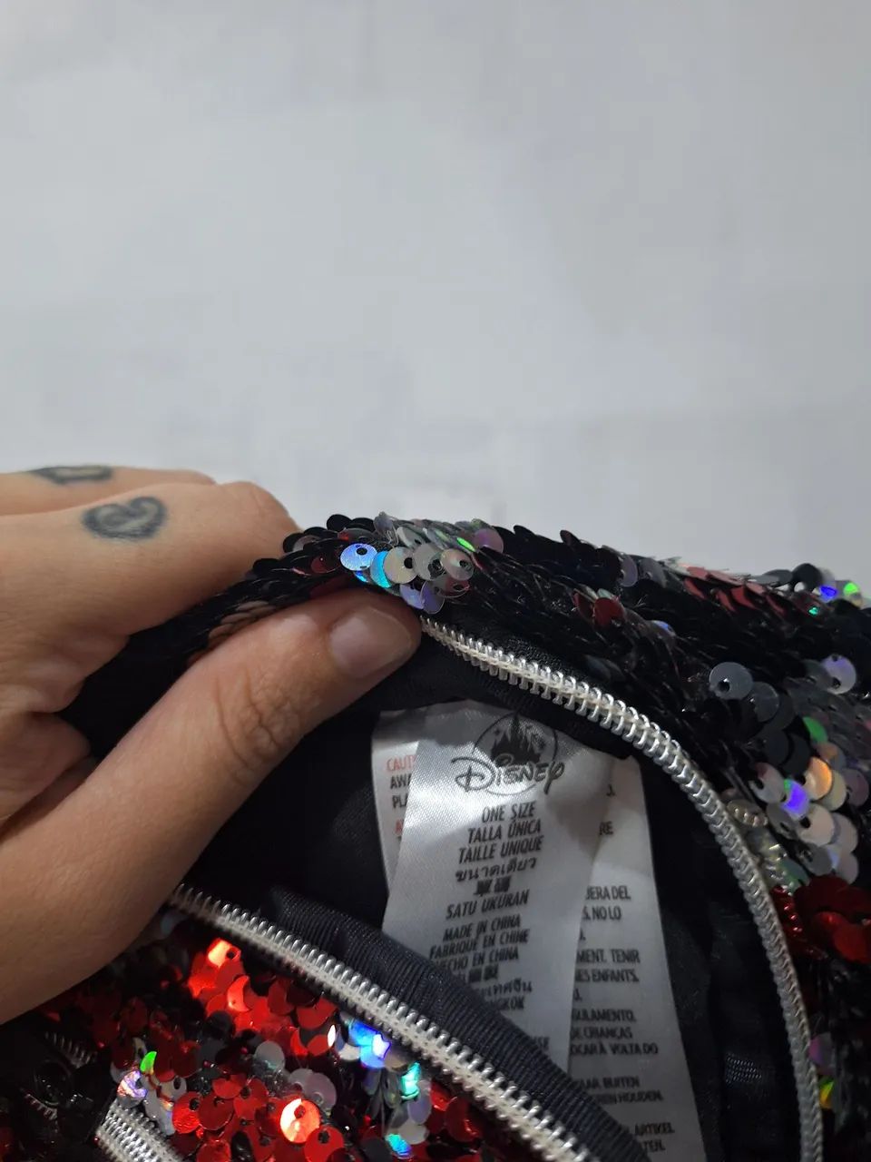 Mochila Minnie importada Disney com lantejoulas reversíveis  - Foto 3