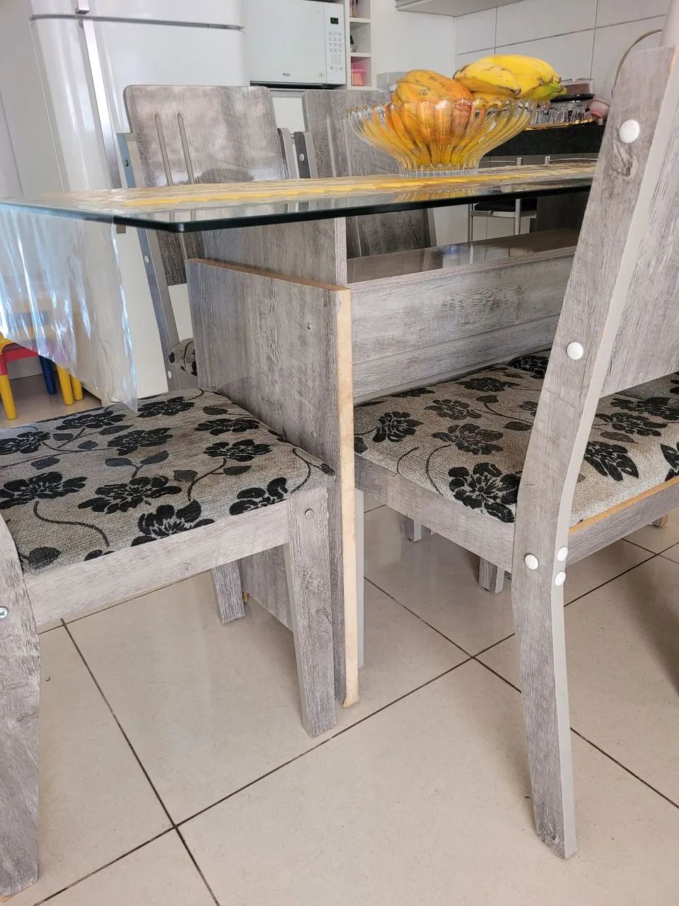 Mesa com 6 cadeiras - Foto 2