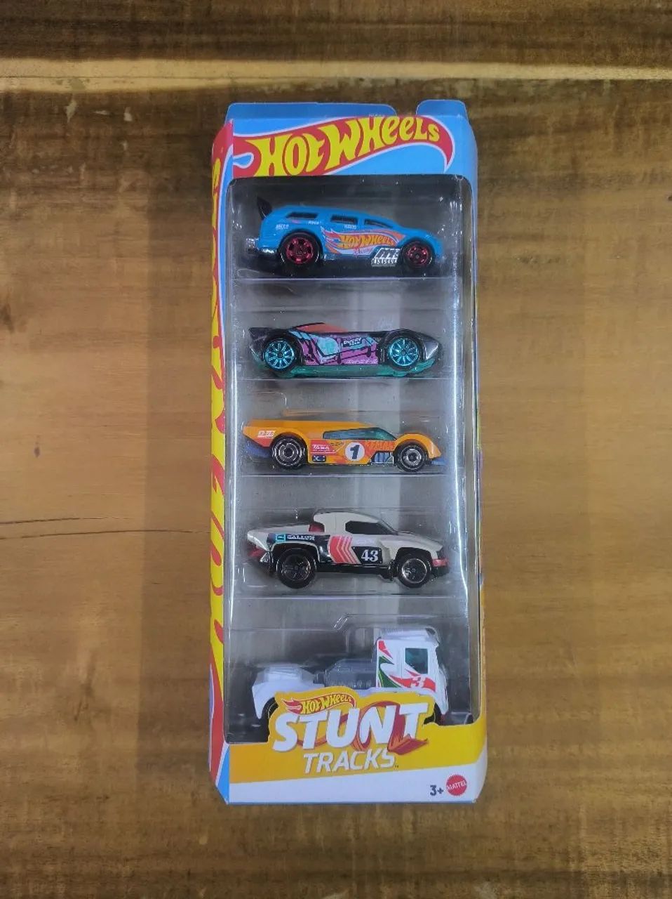 Kit com 5 carrinhos Hotwheels  - Foto 5