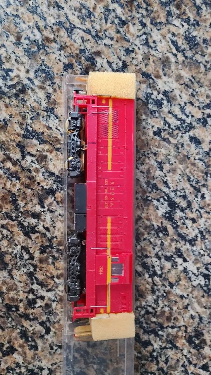 Locomotiva G12 #2804 na caixa acrílica  - Foto 4
