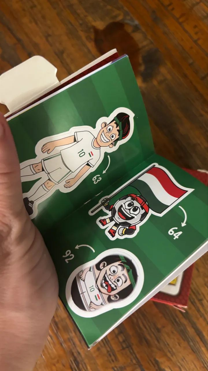 Cabeçudinho do enaldinho Hungria - Foto 2