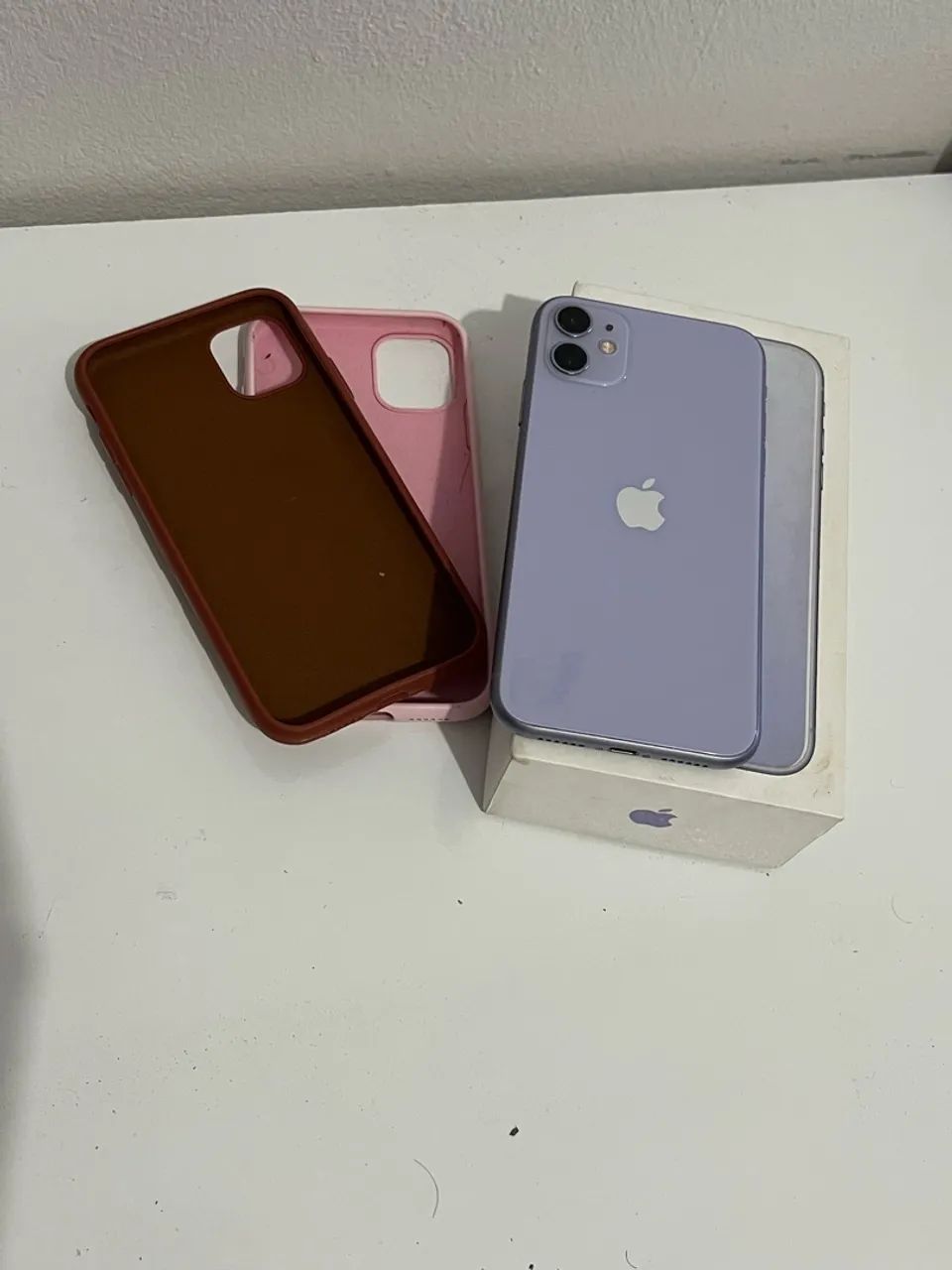 iPhone 11 128GB Roxo - Com caixa e 2 capinhas